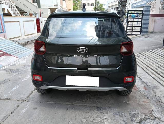 https://images10.gaadi.com/usedcar_image/4477527/original/processed_281f1b66b3546d21b7eb515307e7930b.jpg?imwidth=6402
