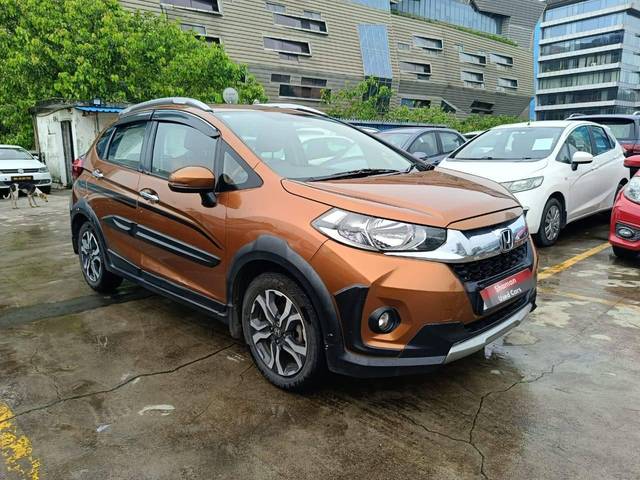 https://images10.gaadi.com/usedcar_image/4602732/original/processed_58d4a9bcd3232a3b6e9bcf0ff173cb66.jpg?imwidth=6400